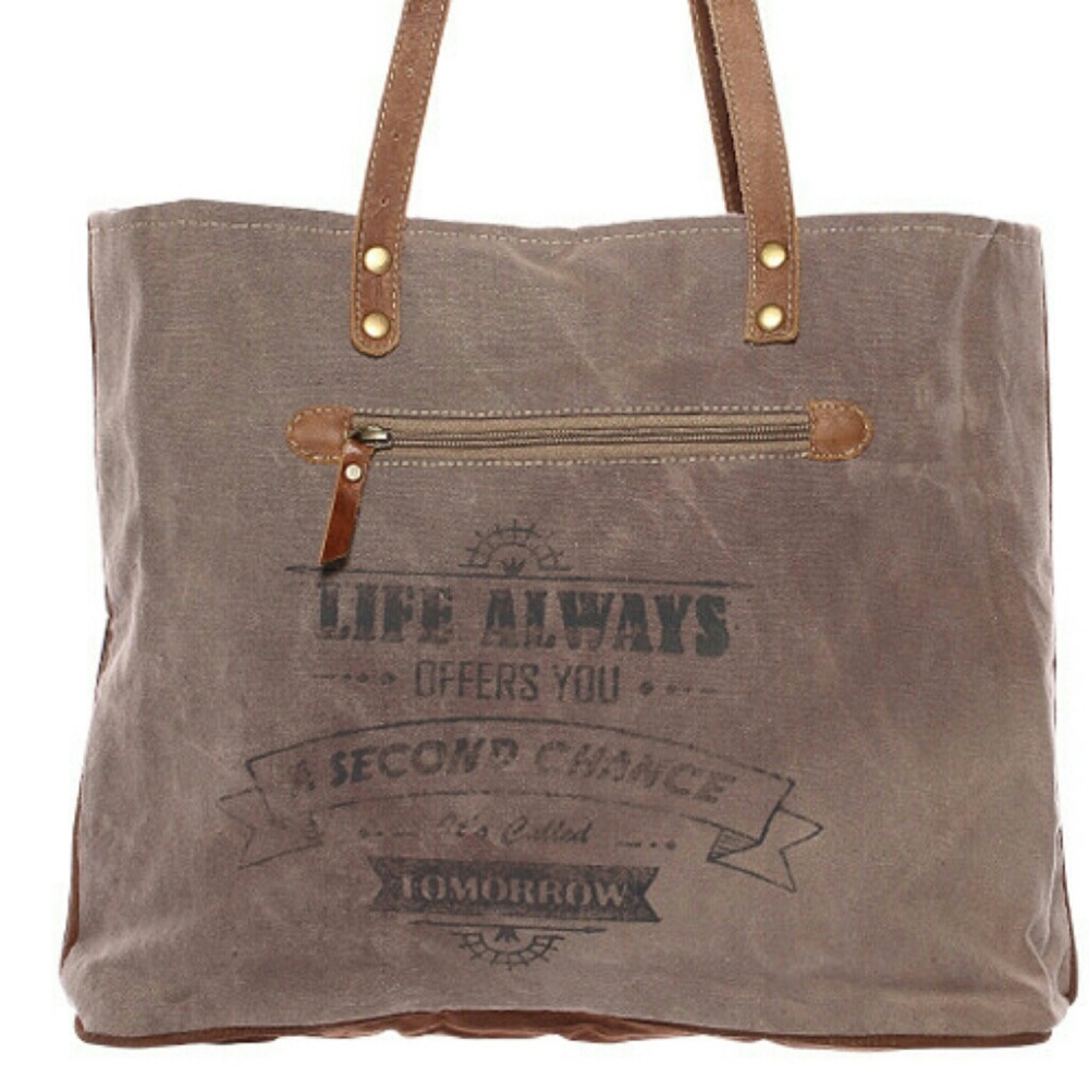 🚨LAST ONE🚨 Cotton Rug & Hairon Tote - Picture 3 of 4